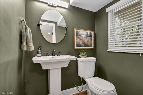 Tiny photo for 4095 W 213th Street, Fairview Park, OH 44126 (MLS # 5256894)