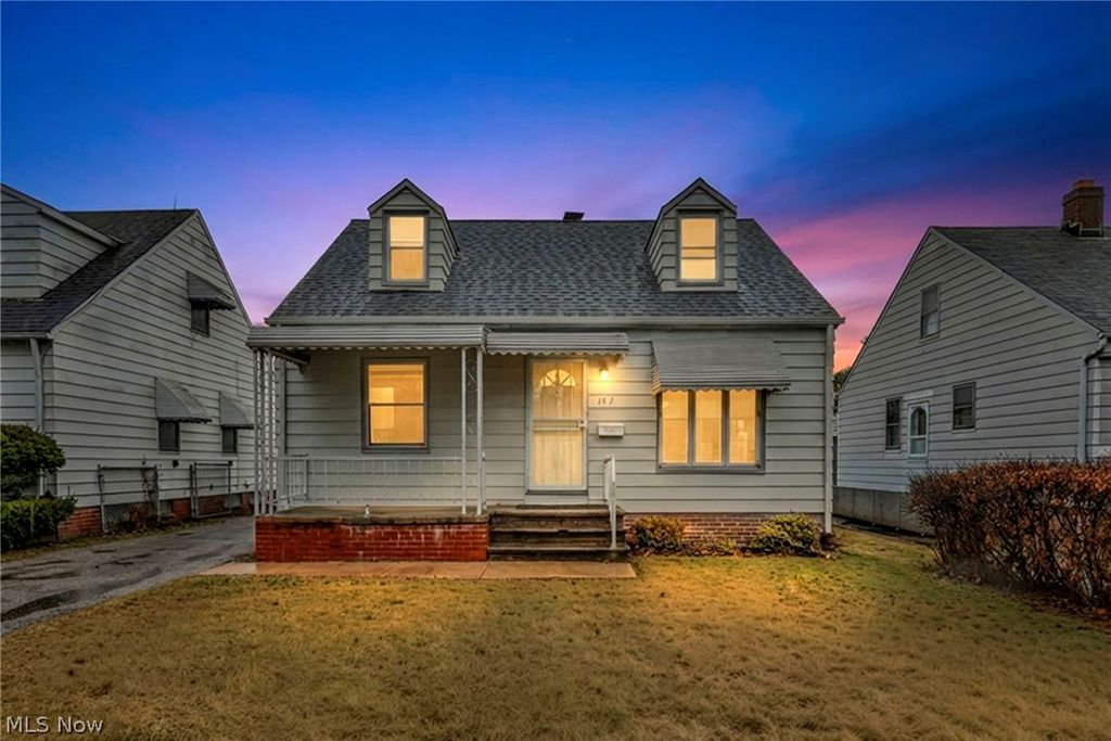 Photo of 15313 Fernway Drive, Maple Heights, OH 44137 (MLS # 5191507)