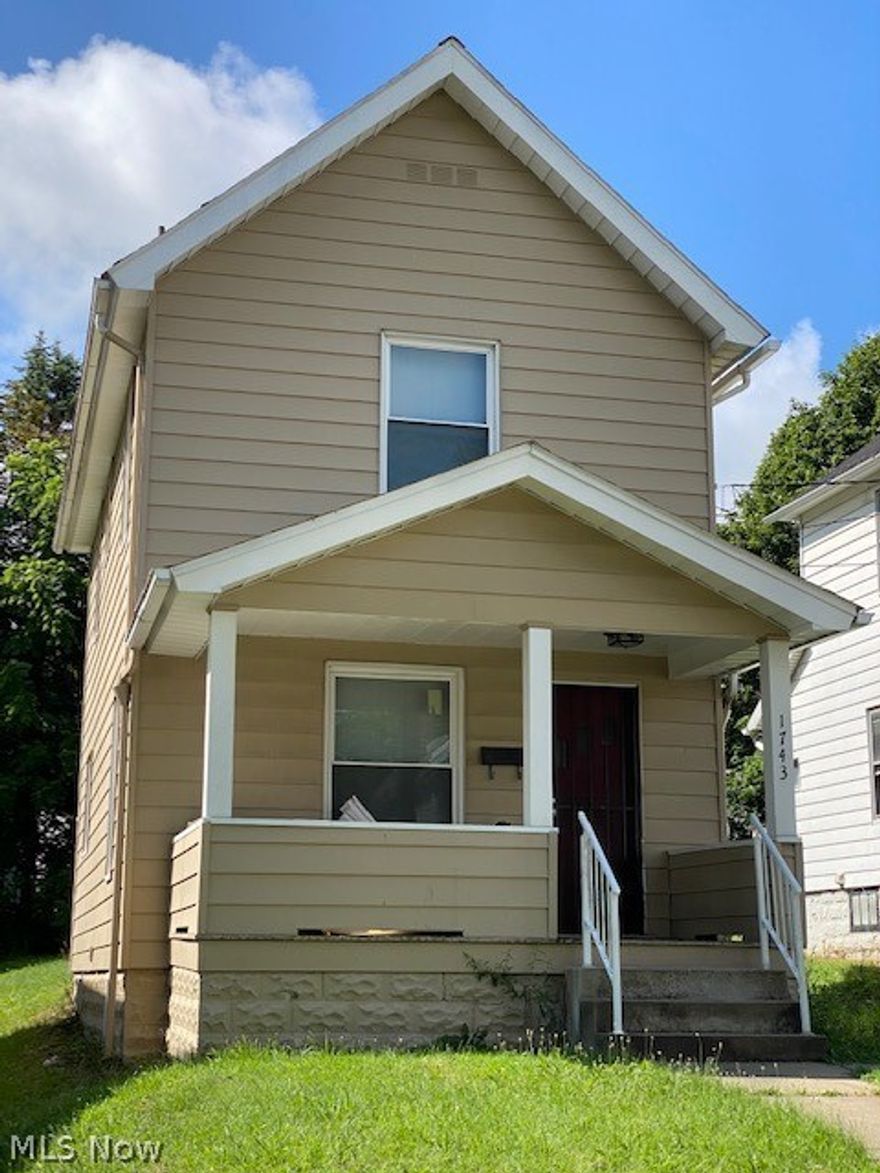 Located in Youngstown is this 2 Bed/1 Bath house.  Main floor consists of living room, dining room and kitchen.  There is a stove provided which the tenant is to maintain.  Both bedrooms are on the upper floor as is the bath.  Full unfinished basement with washer and dryer connections.  There is electrical hookup for the dryer.  Monthly rent is $550.00 and the tenant is to pay all utilities.  Full security deposit of $550.00 plus first months rent is due before an approved tenant can move in.  No smoking, no pets and no Section 8.