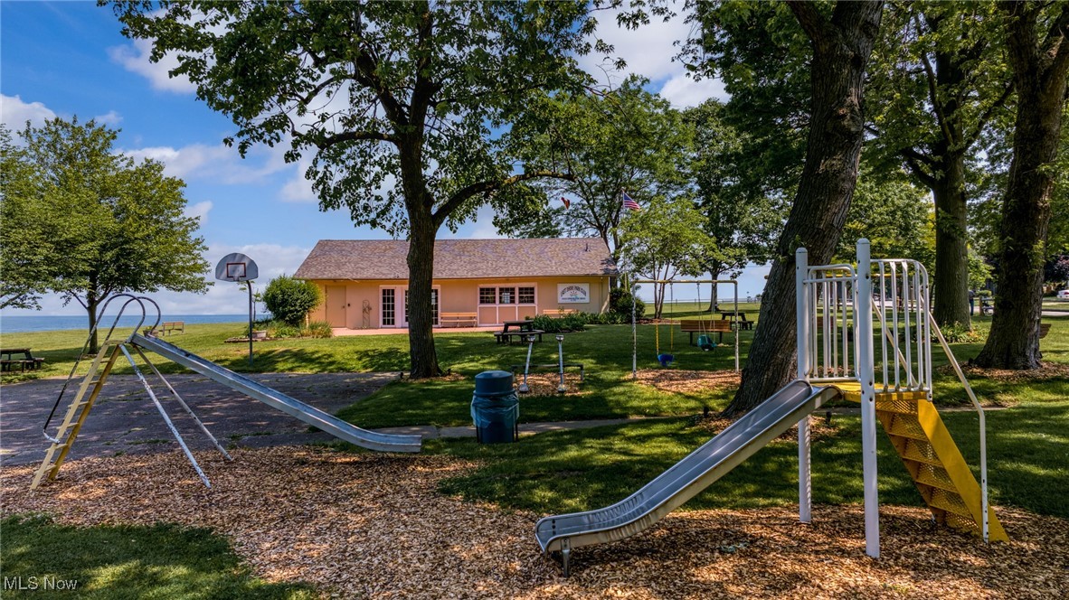 Cleveland, Ohio 44119, United States, 3 Bedrooms Bedrooms, ,2 BathroomsBathrooms,Residential,Contingent,151816