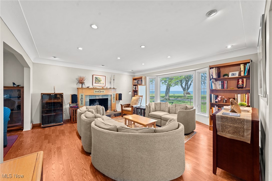 Cleveland, Ohio 44119, United States, 3 Bedrooms Bedrooms, ,2 BathroomsBathrooms,Residential,Contingent,151816