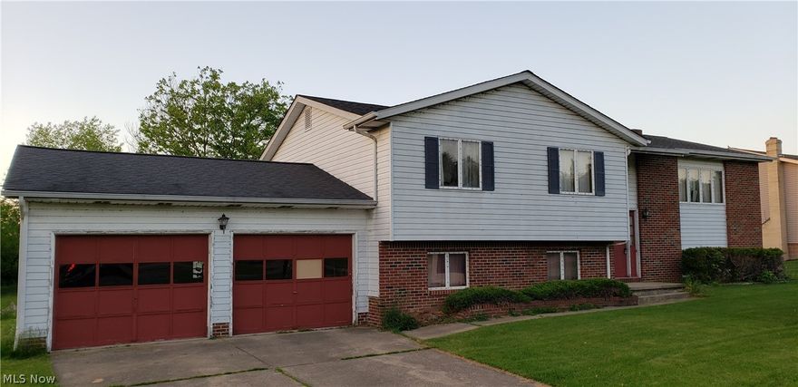 Nice private location that backs up to Sahbra Horse Farm. This home is 2744 square feet 3 bedrooms and 2 full bathrooms. There are 2 lots associated with this home. The lot to the left as you pull in is being sold with the home. The total acres will be just over 1 acre.  There is a 2 car attached garage, in ground pool, finished lower level and full finished family room in the lower level.  Diagonal road is between 14 and 43, so getting to the expressway and turnpike is quick. Quick access to cleveland, Streetsboro,kent,ravenna,stow,cuyahoga falls and twin lakes. Home needs some TLC, but its a spacious home on a big lot. Dont miss this opportunity. Call for your private showing today