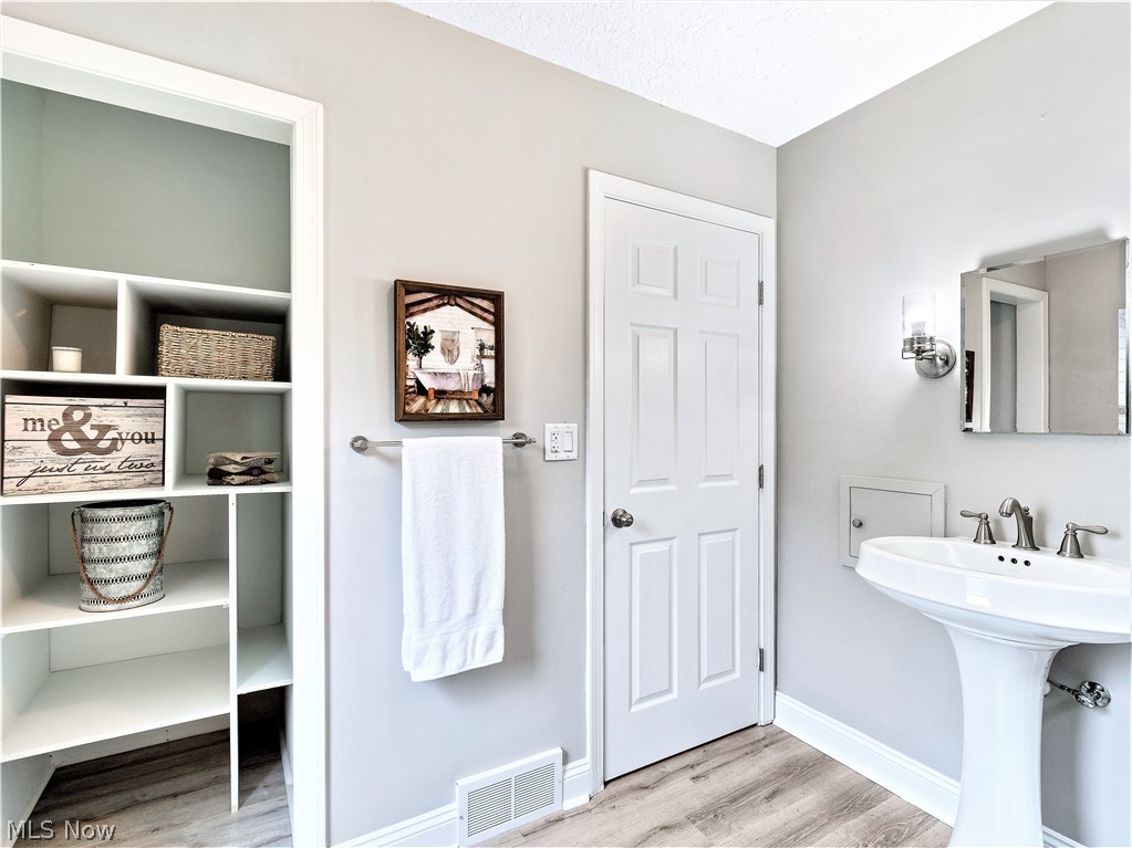 Nimisila Hlnds - Residential