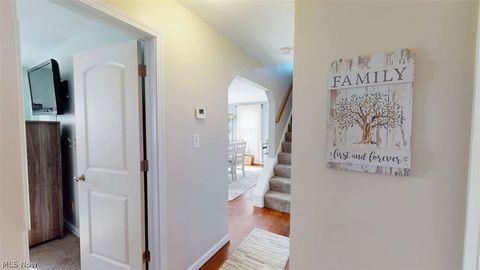 Tiny photo for 407 Maplewood Drive, Willowick, OH 44095 (MLS # 5203370)