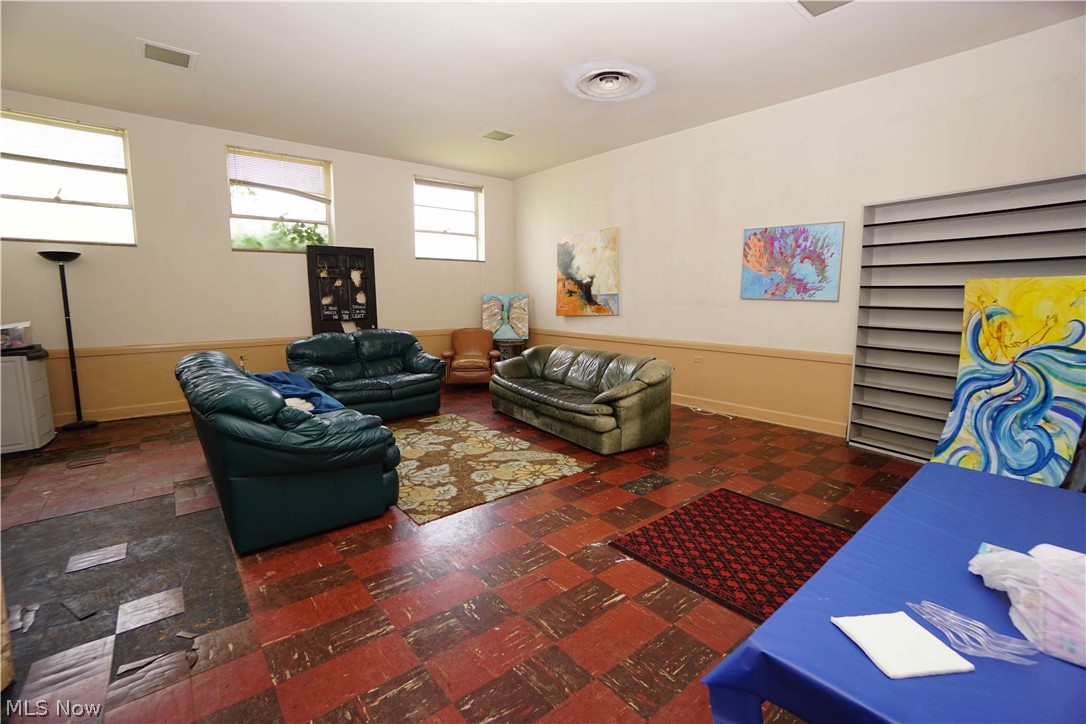 A W Morgans Sub - Commercial Sale