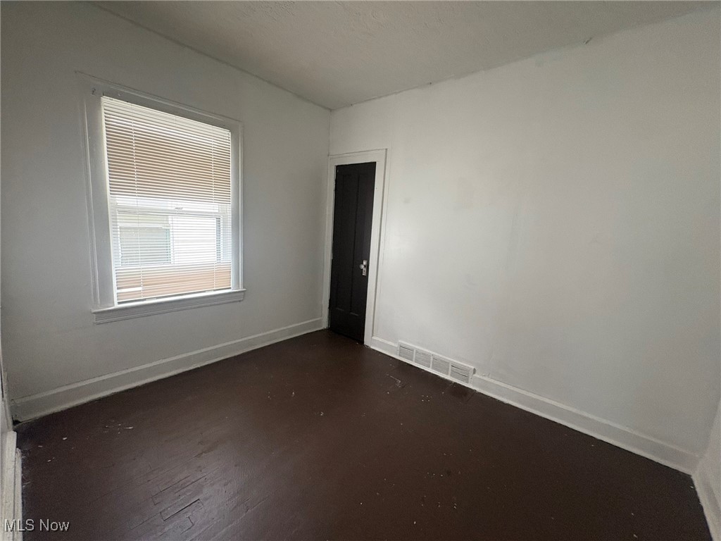 L J Hostotters 03 - Residential Income