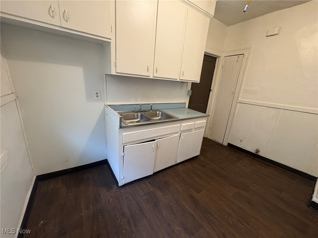 L J Hostotters 03 - Residential Income