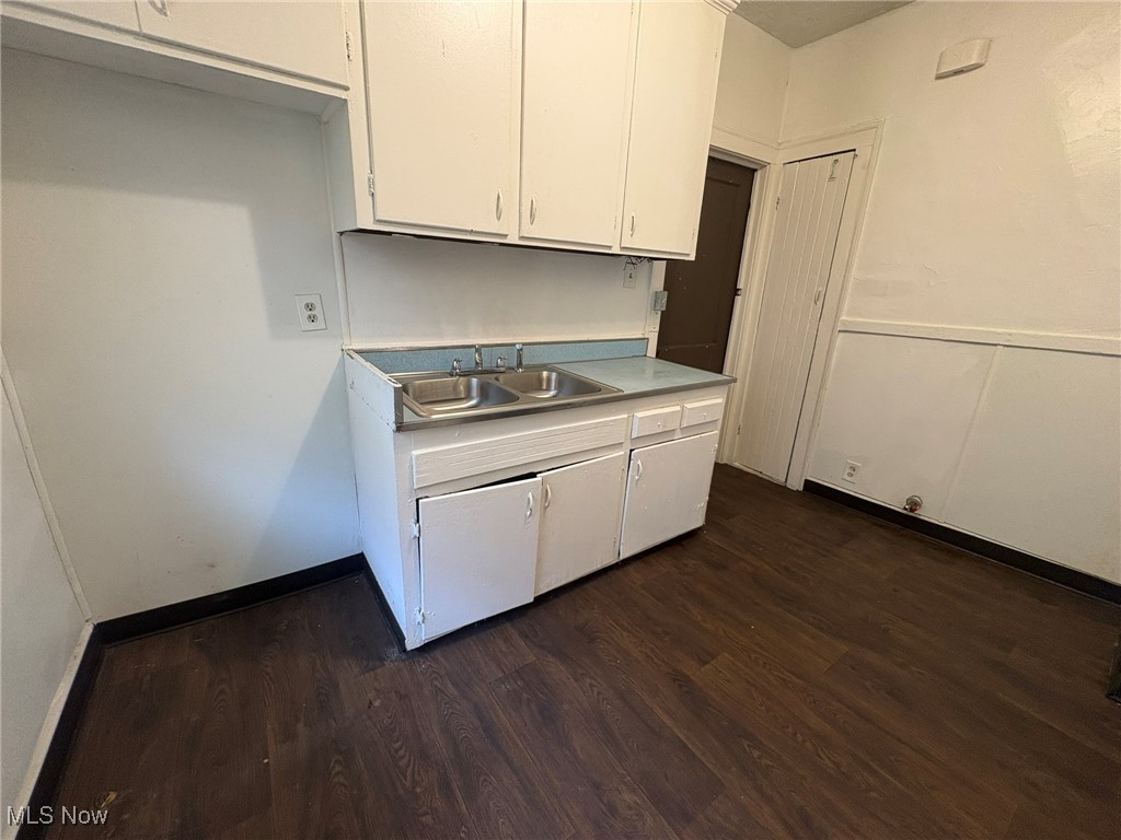 L J Hostotters 03 - Residential Income