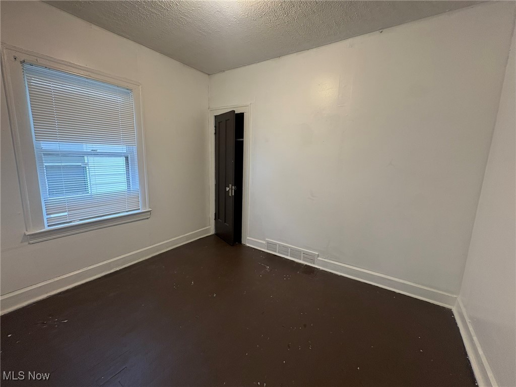 L J Hostotters 03 - Residential Income