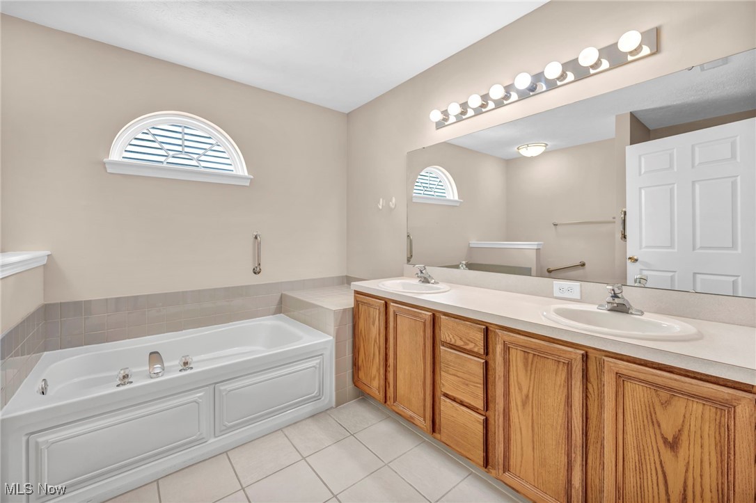 2716 Edgebrook Crossing, Twinsburg, Ohio image 32