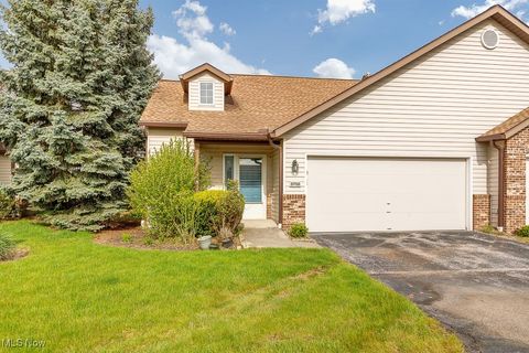 5739 Gateway Lane Brook Park OH 44142