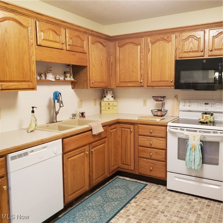 12521 Gwen Whisler Drive, Uniontown, Ohio image 8