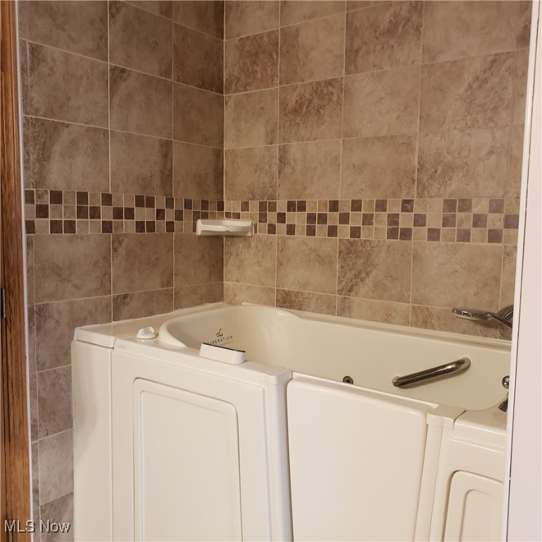 12521 Gwen Whisler Drive, Uniontown, Ohio image 21