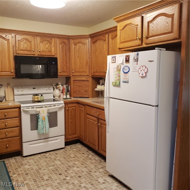 12521 Gwen Whisler Drive, Uniontown, Ohio image 10