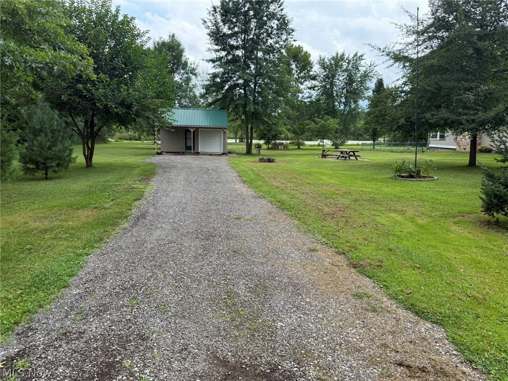 4465 N Lake Road