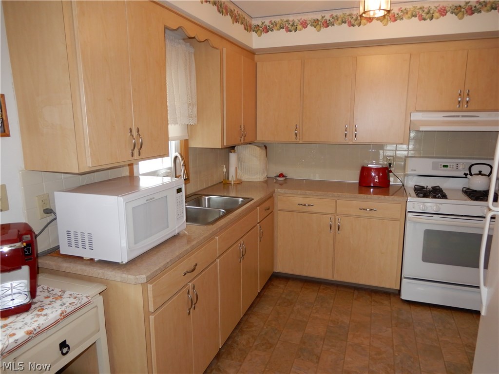 B & C J Pearses 04 - Residential
