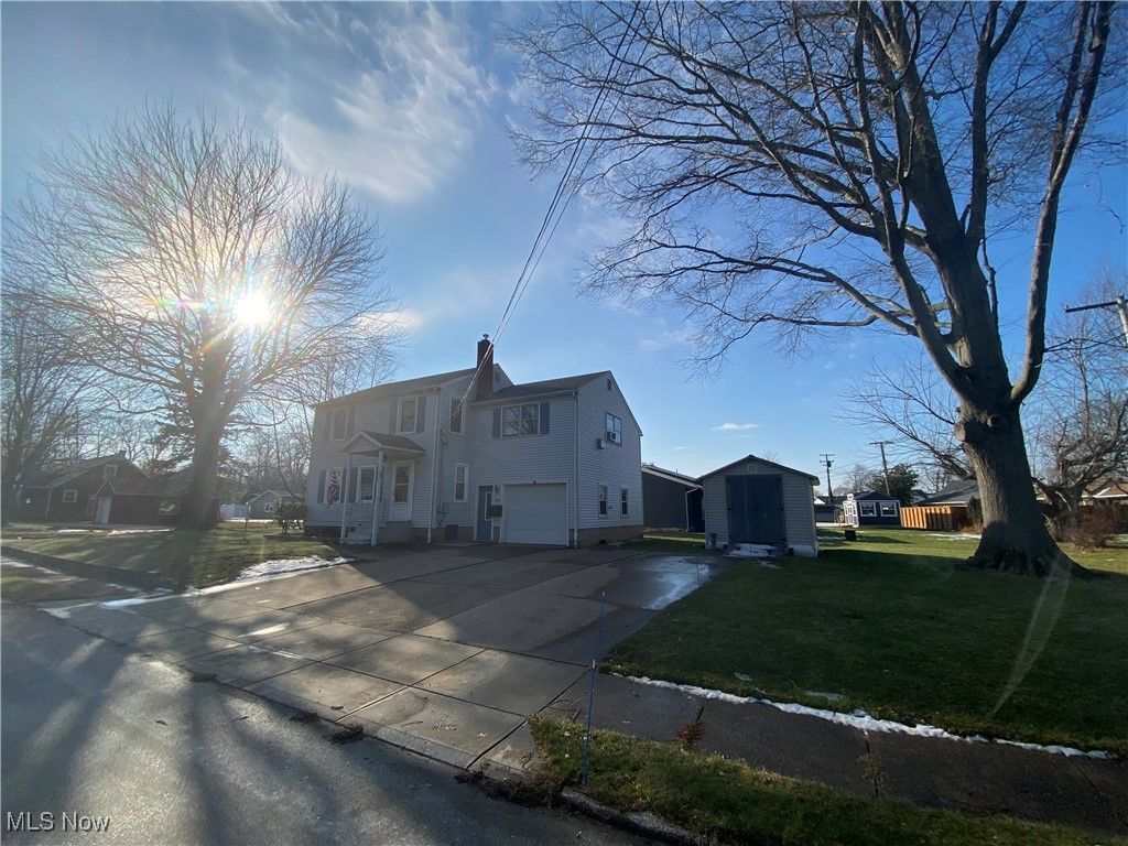 Photo of 725 Union Avenue, Ashtabula, OH 44004 (MLS # 5177407)