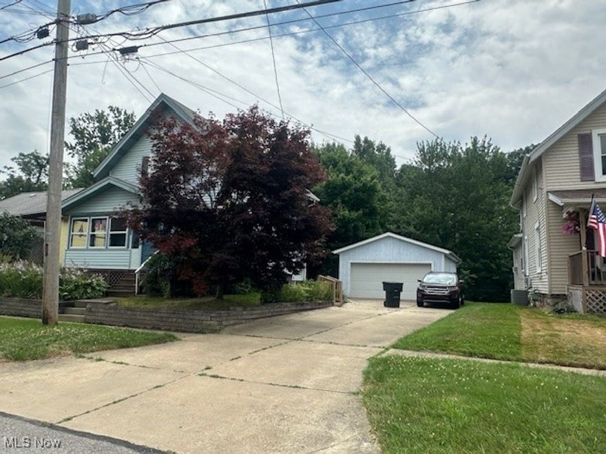 Don't Miss This Investment Opportunity in Wadsworth! This 2-bedroom, 1-bath, 2-story home offers a large 2 car garage with many of the big items already done-just needs cosmetics to bring this back to life! Roof is about 10 years old, Furnace & Hot Water Tank less than 5 years, A/C About 12-15 Years. Kitchen Appliances Plus Washer and Dryer Stay!  House needs carpet, paint and your love!!! Come make this your 1st home or a great rental! Seller Providing a 1 Year Home Warranty for a Peace of Mind!