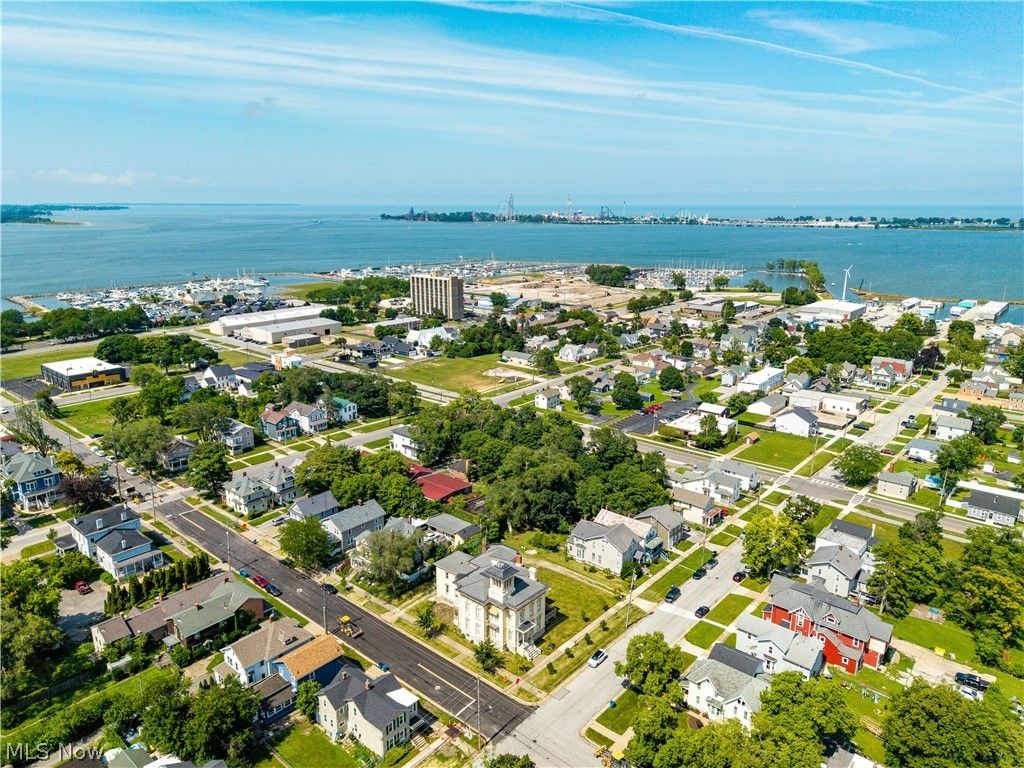 Photo of 403 E Adams Street, Sandusky, OH 44870 (MLS # 5226741)