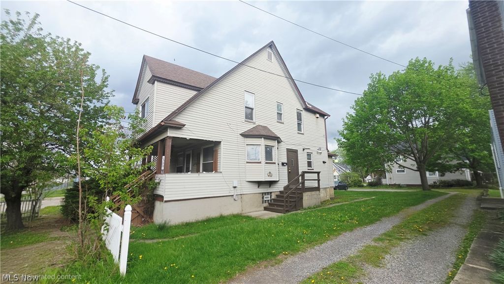 Photo of 1103 High Street NE, Warren, OH 44483 (MLS # 5202585)