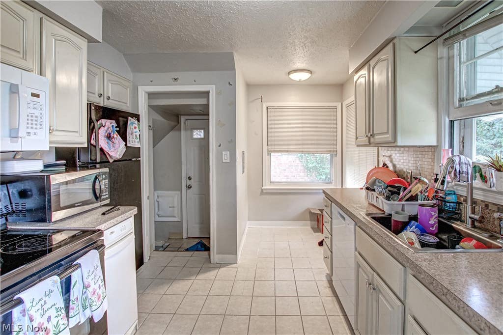 Photo of 3788 E 155th Street, Cleveland, OH 44128 (MLS # 5224822)