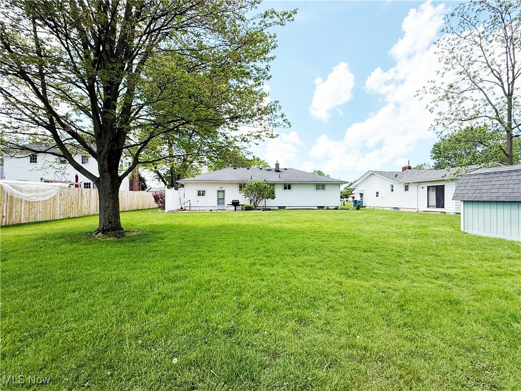 2907 Brookview Drive, Lorain, Ohio image 9