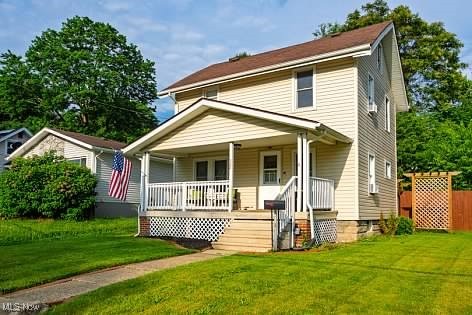 Move right in to this great home. Located in a convenient location, Ellet Schools, Goodyear Metro Park, very close to the I-76 access. Many features have been updated. Hardwood floors, even under the carpet upstairs. Updated bath and kitchen. Perfect price for a first time homeowner ! 3 window air units stay.