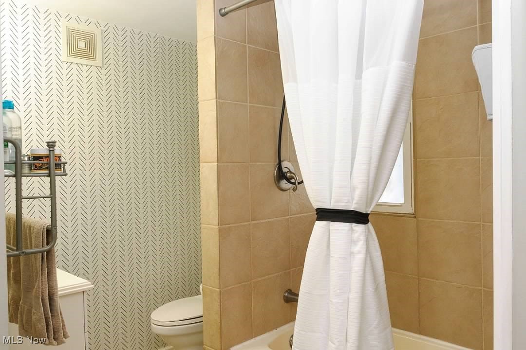 Akron, Ohio 44305, United States, 2 Bedrooms Bedrooms, ,1 BathroomBathrooms,Residential,Active,160404