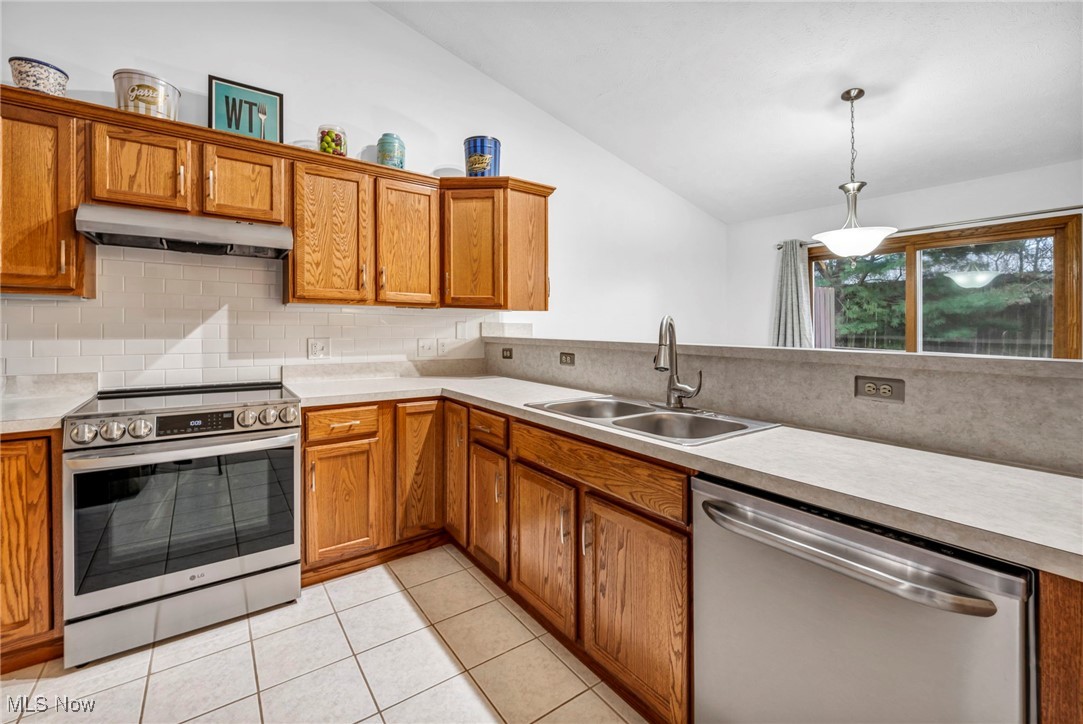 9046 Arden Drive, Mentor, Ohio image 10