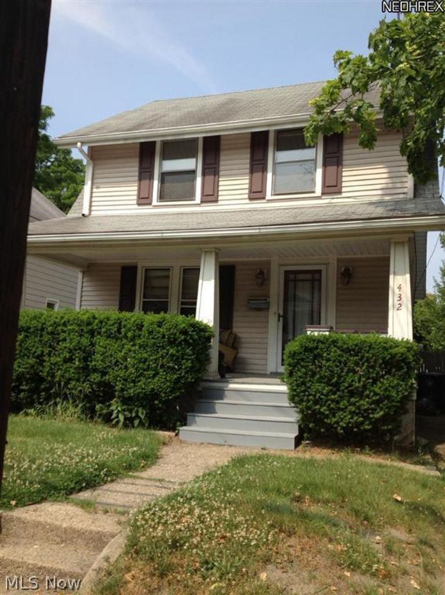 Great 3 bedroom home for rent! Spacious living and dining room, and good sized bedrooms. Kitchen with a dishwasher and
large pantry. Dining room has sliders out to the fenced back yard with a nice sized shed and garden beds you can add your
personal touch to! Dont miss this one!
 No Section 8. We run credit, criminal history, eviction history, and verify income. All adult occupants must apply online $35 fee per applicant