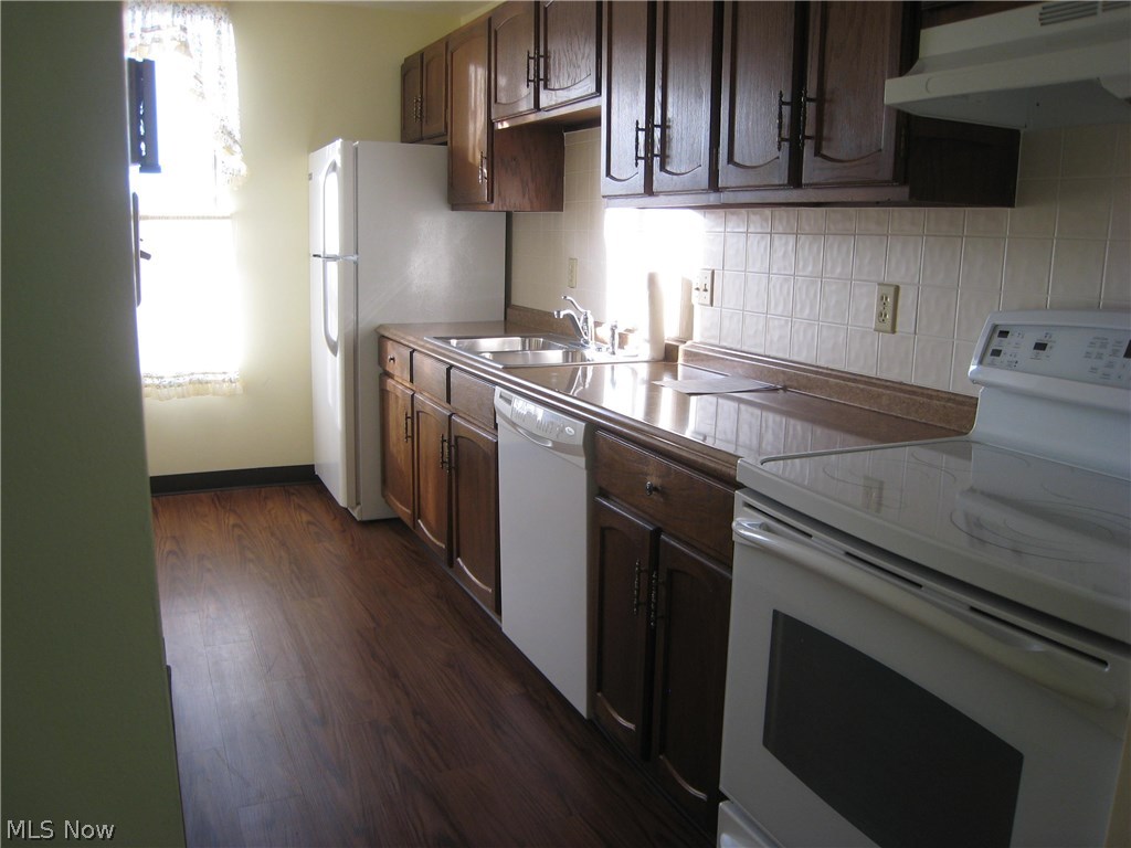 Silver Lake Towers Condo - Residential