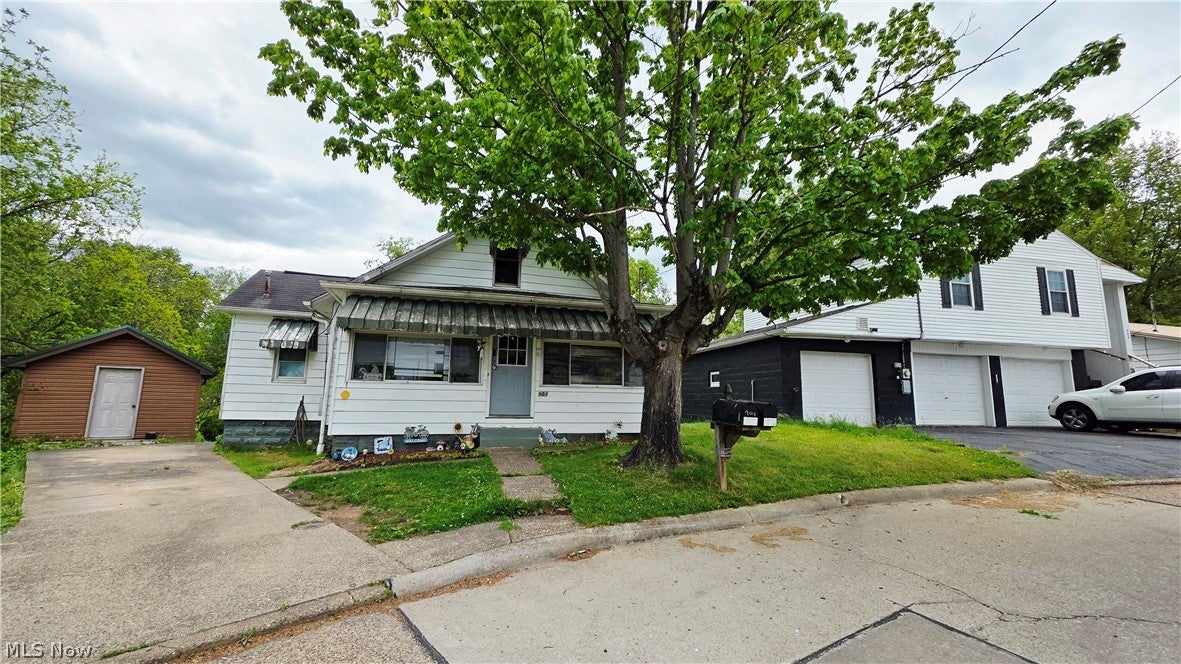 Photo 1 of 30 — 901 & 903 Lenore Street, Parkersburg, WV 26101