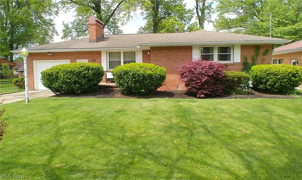 Photo of 338 Mansell Drive, Liberty, OH 44505 (MLS # 5210788)