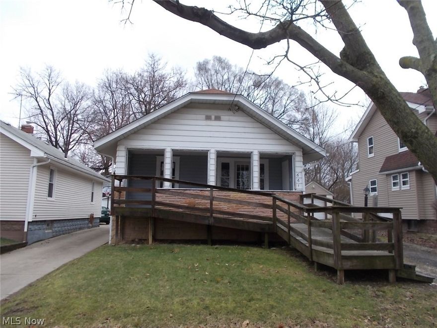 Cozy 2 bedroom, 1 bath home is priced to sell! Home has a fenced back yard, 1 car garage and large front porch. To be sold AS IS. Seller will NOT pay for any inspections or repairs. Buyer is responsible for due diligence inquiry of all property information. Any Room sizes are approximate and not guaranteed. Condition of any appliances are not warranted.  All bids are sealed for the first 10 days of the listing and limited to Owner Occupant Buyers Only. Sealed bidding period ends on 3/25/2018 at 11:59 pm. If no offer is accepted on the 11th day then bids are opened daily. Exclusive period for Owner Occupant Buyers only, ends on 3/28/2018 at 11:59 pm.  All bidders offers will be considered after this time if no acceptable offer has been received. Closing agent (Title Co.) of Buyers choice.  FHA Financing subject to Buyer's Appraisal (IE - Insured Escrow)