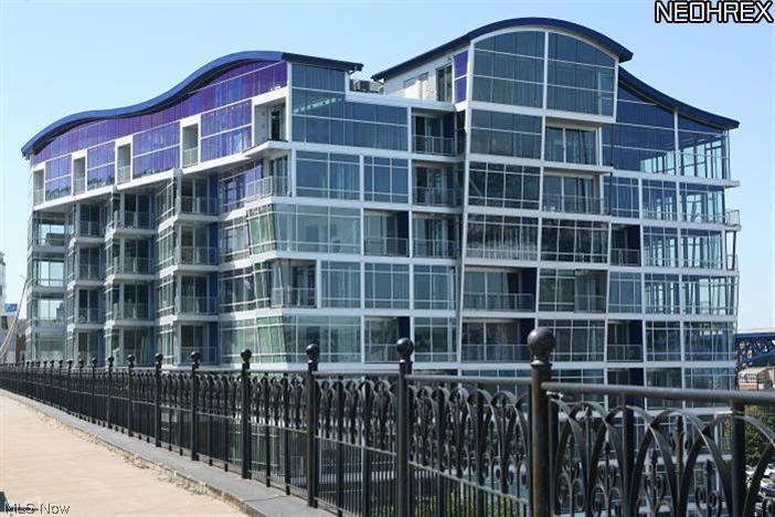 Stonebridge Plaza - Residential