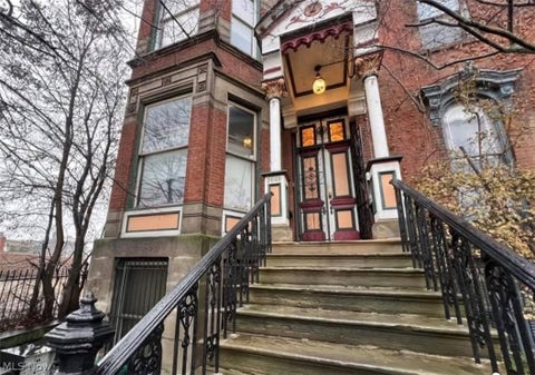A Hanna HomeFinder account is required to view this listing.