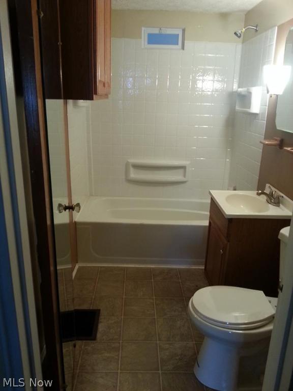 Holland M Gary - Residential Lease