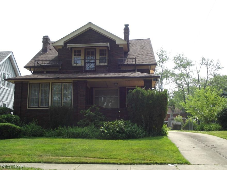 Beautiful four bedroom brick with all natural features, traditional sun room just off the great room, formal dining, first floor bedroom/guest room,freshly painted interior, sharp hardwood flooring, full basement with fireplace. Two car garage,also see PPN 78128129 double lot