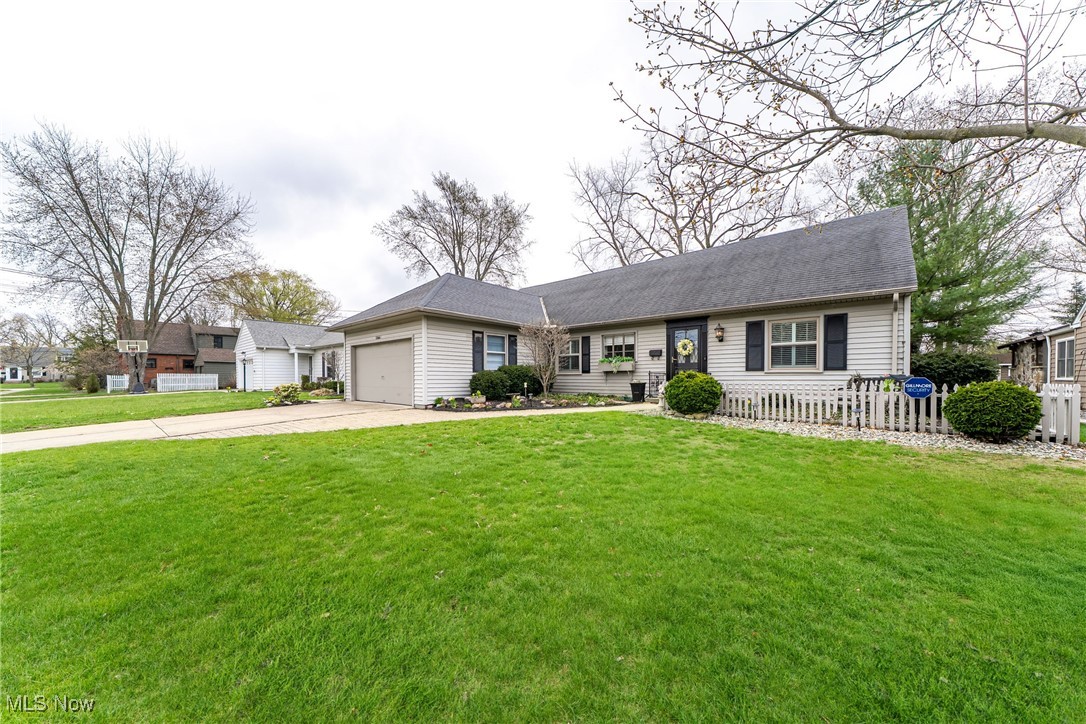 18667 Inglewood Avenue, Rocky River, Ohio image 1