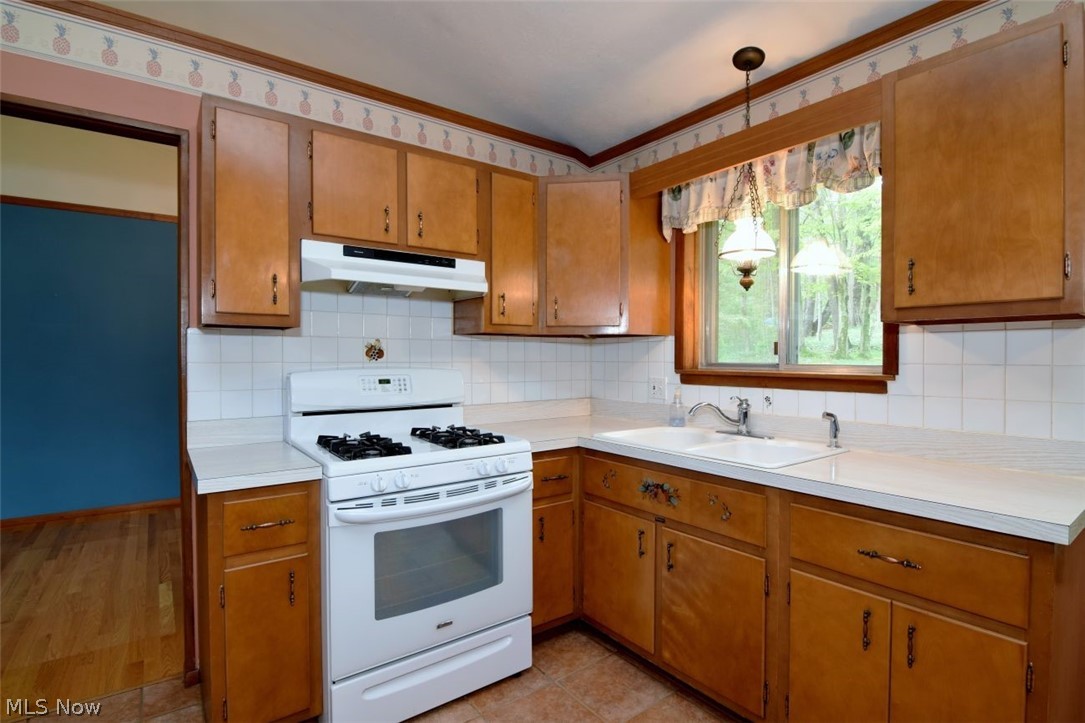 Sagamore Hills Estate #16 - Residential