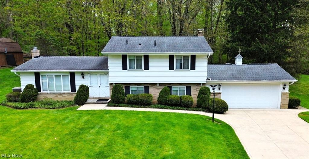 Photo of 6977 Springledge Road, Sagamore Hills, OH 44067 (MLS # 5205916)