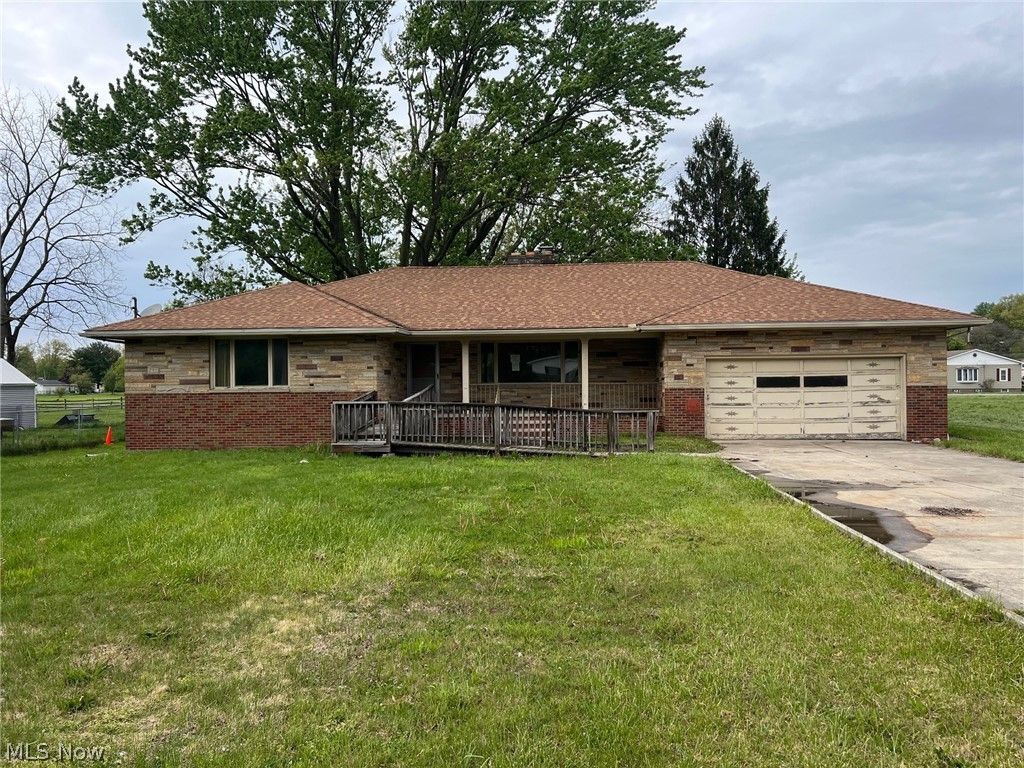 Photo of 156 Cooper Foster Park Road W, Lorain, OH 44053 (MLS # 5206555)