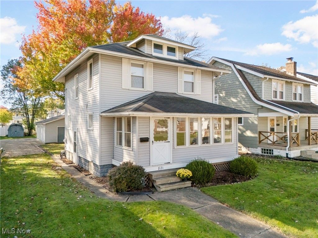 Photo of 821 Lake Avenue NE, Massillon, OH 44646 (MLS # 5168543)