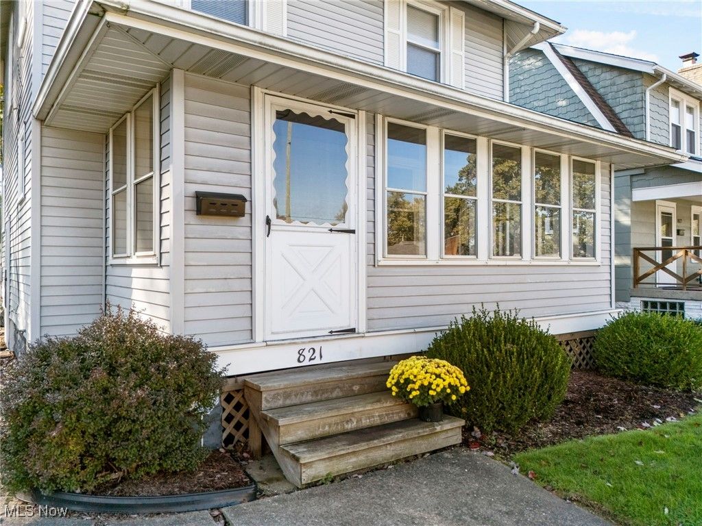 Photo of 821 Lake Avenue NE, Massillon, OH 44646 (MLS # 5168543)