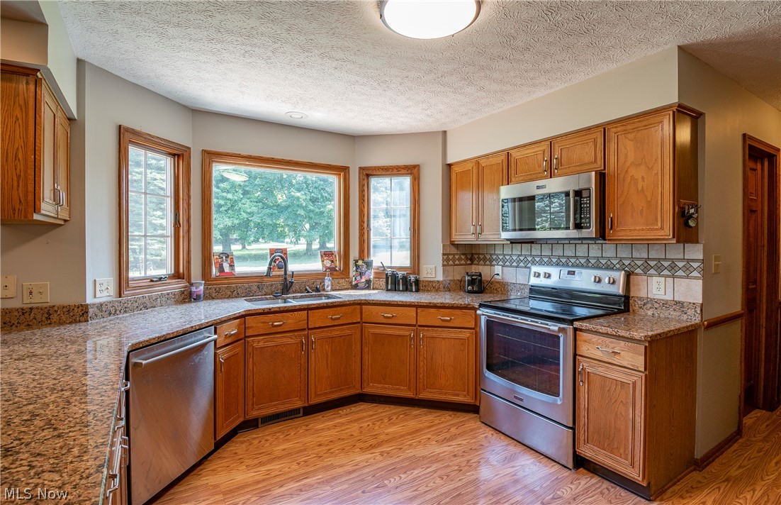 Williamsburg Village Estates - Residential