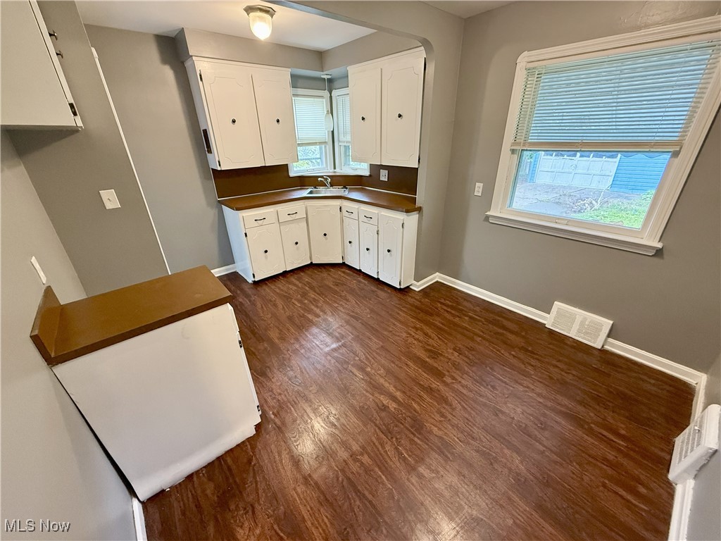 Walton Realty Cos Garfield Bl - Residential