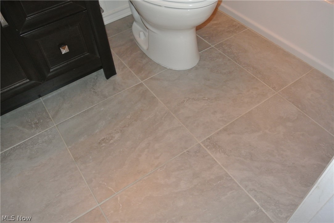 Village Green Condos 03 - Residential Lease