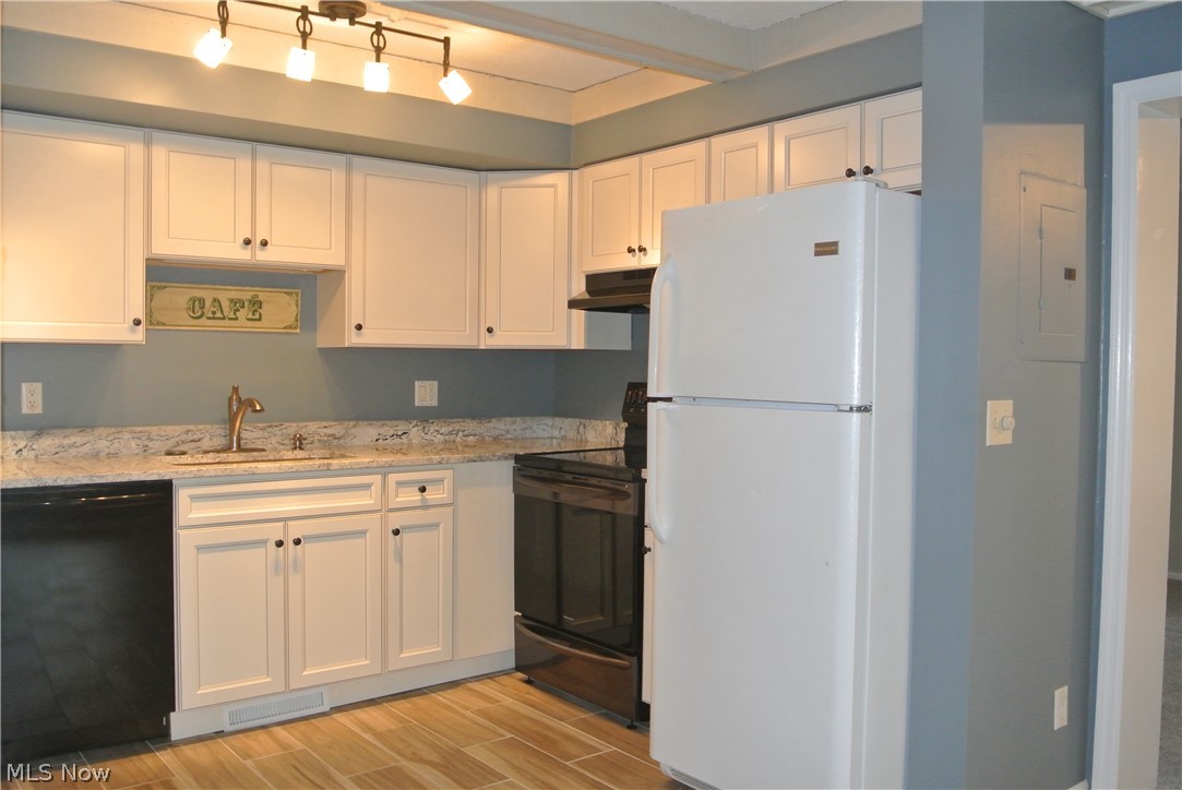 Village Green Condos 03 - Residential Lease