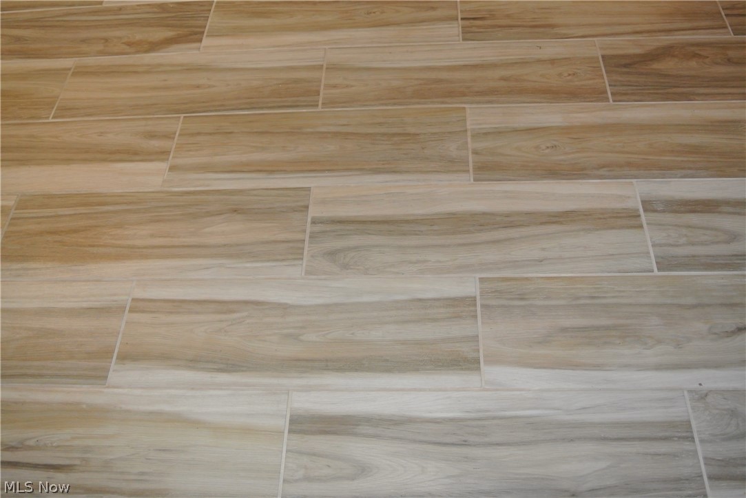 Village Green Condos 03 - Residential Lease