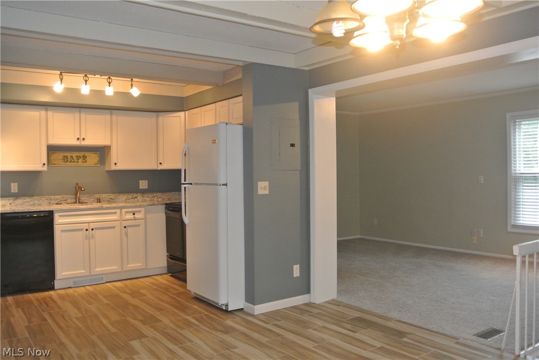 Village Green Condos 03 - Residential Lease